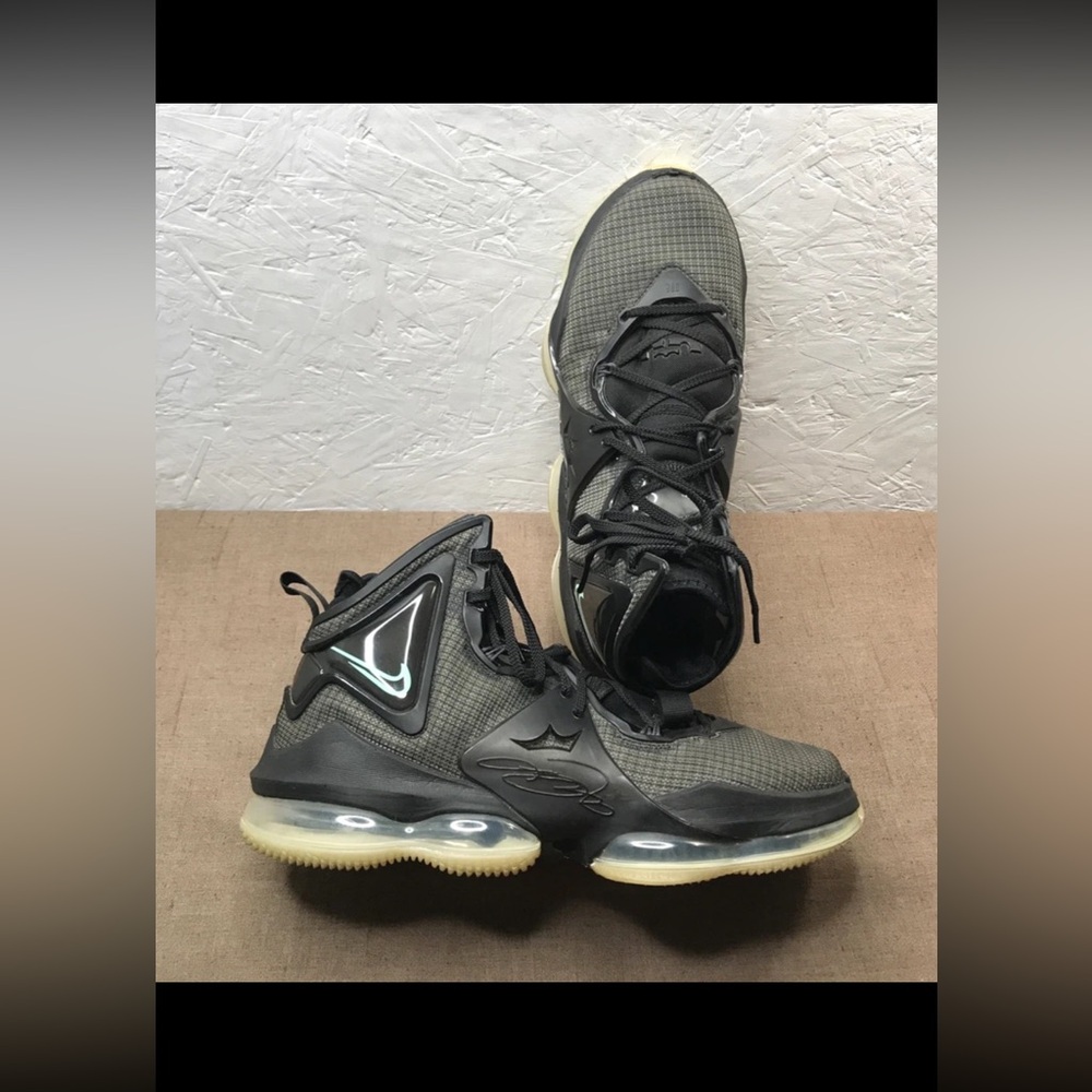*No Inserts Nike LeBron XIX (19) Men's 10.5 Sneakers Black/Green Glow CZ0203-003